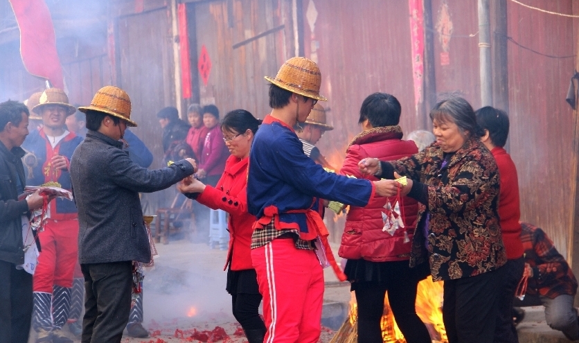 笏石人口_笏石人买房,华鸿跟凯天摇摆不定(2)