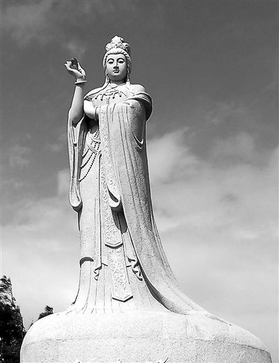 妈祖林默石雕像