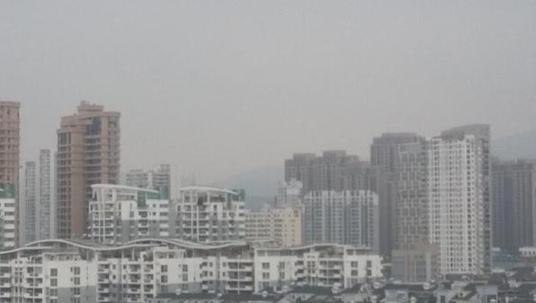 莆田今日天空灰蒙蒙一片 空气质量为轻度污染