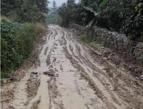 莆田涵江白沙田厝村:道路未硬化 晴天飞尘雨天泥泞