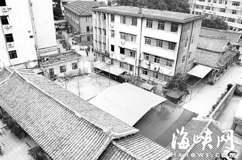 莆田兴化府挡光大楼拆了 城隍庙“重见光明” 