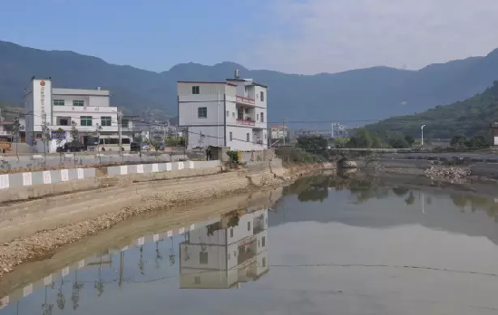 莆田城厢区灵川镇径里村整治环境建设"幸福家园"