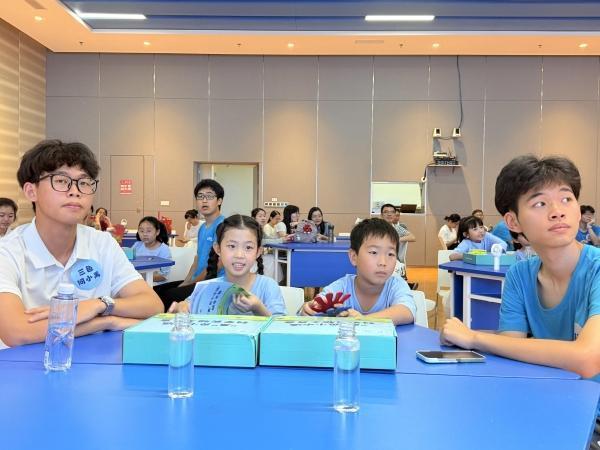 湄职院:“三色河小禹”实践团队为木兰溪保护注入青春活力